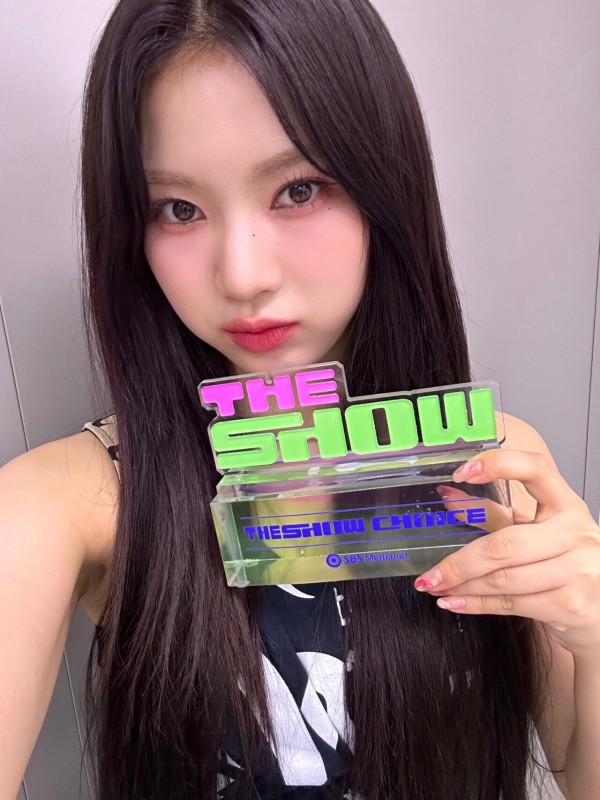 CFNetworkDownload_mWMzFJ.jpeg 230830 위버스 채롱