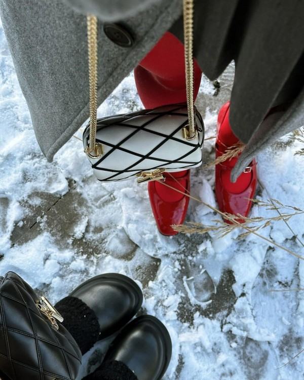 412718624_1172365253742602_1683376198547714460_n.jpg 231226 사쿠라 인스타